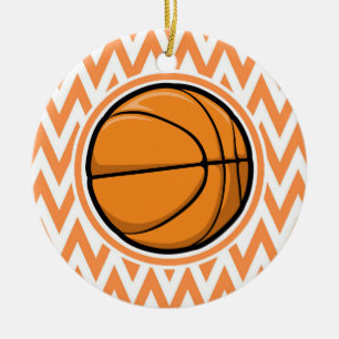 Basketball op Oranje en witte Chevron Keramisch Ornament