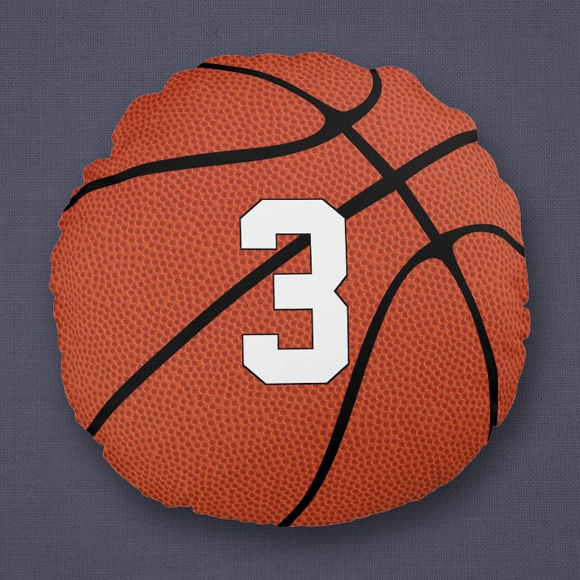 Basketball Player Custom Jersey Number Sports Rond Kussen (Round basketball pillow with custom basketball player jersey number or initials / letters.)