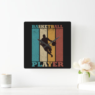 Basketballer dribbelen retro stijl vierkante klok