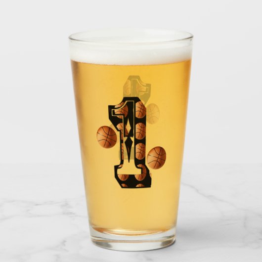 Basketballers nummer één met basketballen, glas (Voorkant gevuld)