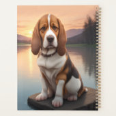 Basset Hound au bord du lac (Dos)