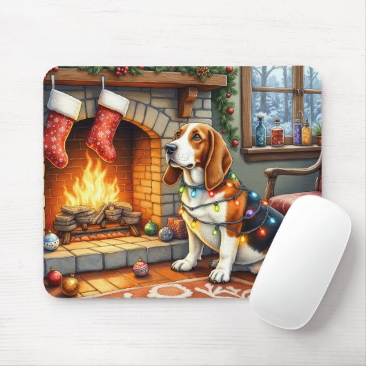 Basset Hound Fireplace with Christmas Lights Muismat (Met muis)