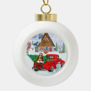 Basset Hound-hond in kerstbezorgingswagen Sneeuw Keramische Bal Ornament