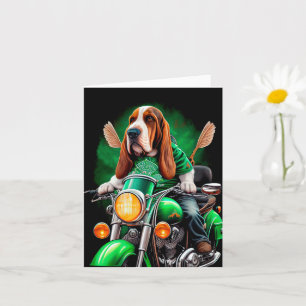 Basset Hound-hond rijdt op fiets St. Patrick's Day Kaart