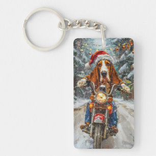 Basset Hound-hond rijdt op motorfiets met Kerstmis Sleutelhanger