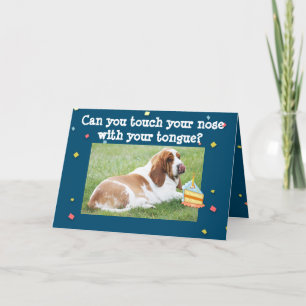Basset Hound on Funny Birthday Card met Cake & Nos Kaart
