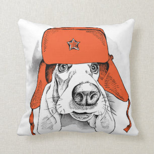 Basset Hound   Rood Ushanka-Pet Kussen