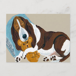 Basset slaapt met teddybeer briefkaart