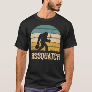 Bassquatch Funny Bigfoot Vist Sasquatch Outfit T-shirt