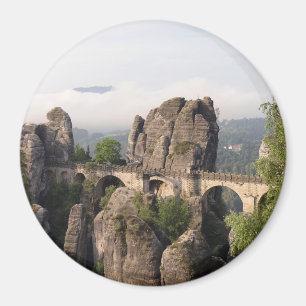 Bastei Bridge in Duitsland rond magneet