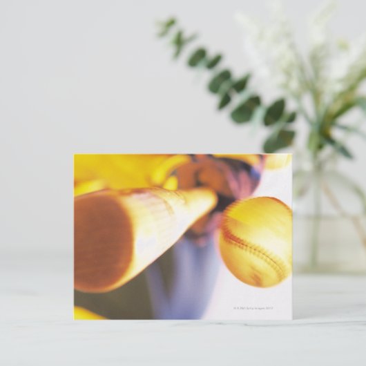 Bat dat met honkbal in aanraking komt briefkaart (Staand voorkant)