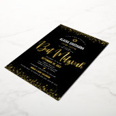 Bat Mitzvah Zwart Elegant Modern Script Echt Goud Folie Uitnodiging (Gedraaid)