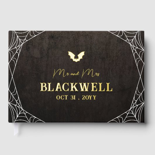 Bat & Spiderwebs Mr & Mrs Gothic Halloween Wedding Gastenboek (Voorkant)