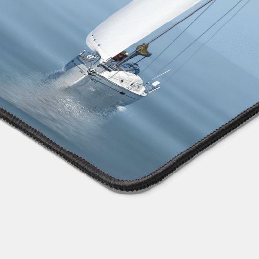 Bateau À Voilier Sur Lake Water (Coin)