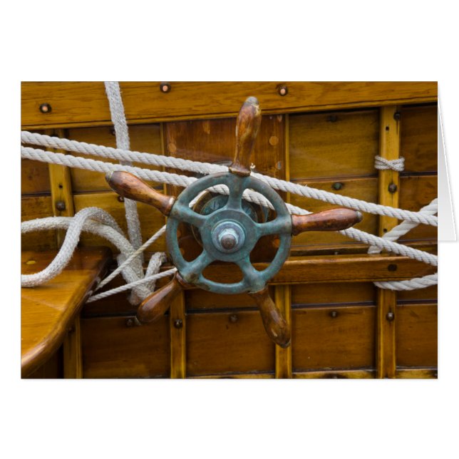 Bateau antique en bois (Devant horizontal)