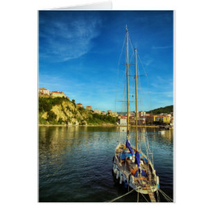 Bateau approchant le rivage Agropoli