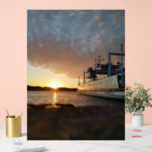 Bateau au coucher du soleil sur l'eau (Mariage)