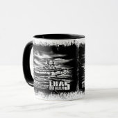 Bateau d'assaut amphibie Peleliu Mug (Devant gauche)