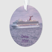 Bateau de croisière dans le pourpre daté (devant)