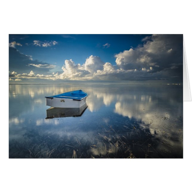 Bateau De Ligne Sur L'Eau (Devant horizontal)