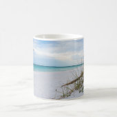 Bateau De Mer Et Plage De Sable Blanc Matin Mug Cl (Centre)