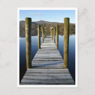 Bateau en bois débarquant sur carte postale Derwen