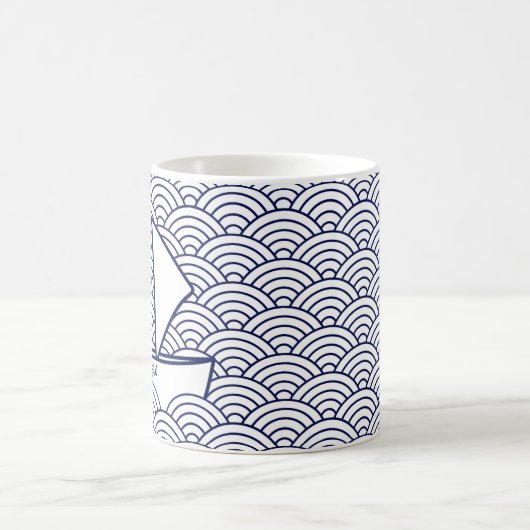 Bateau sur Waves Mug (Centre)