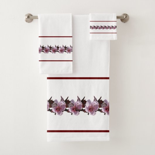 Bath Towel Set - Plum Blossom en Maroon Lines Bad Handdoek (Insitu)