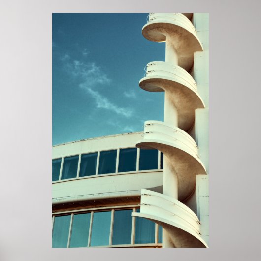 Bâtiment Art déco avec escaliers en spirale (Devant)