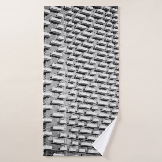 Bâtiment en béton gris (Serviette de bain)