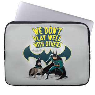 Batman & Ace - We spelen niet goed met anderen Laptop Sleeve