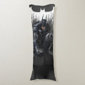 Batman Perched op een pilaar Lichaamskussen (Voorkant Verticaal)