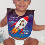 Bavoir Cute Outer Space Rocket Ship Blast Off Birthday<br><div class="desc">Vous cherchez la meilleure façon de vous lancer dans une fête d'anniversaire amusante et passionnante? Ne cherchez pas plus loin que notre Space Rocket Ship Birthday Party design! Cette conception d'anniversaire à thème astronaute est parfaite pour tout jeune explorateur qui rêve de voyager à travers la galaxie. Avec un design...</div>
