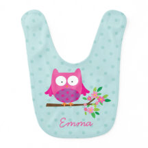 Le hibou rose sur une branche a personnalisé le