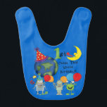 Bavoir Outthis World 1st Birthday Bib<br><div class="desc">Un mignon bib pour le premier anniversaire de bébé comprend un bib bleu avec la terre,  la lune,  des robots et des aliens,  des ballons,  des casquettes de fête,  et texte qui dit 1st Outta This World Birthday!</div>