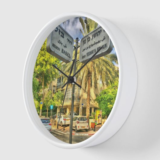 Bazel - Yeoshu'a Bin Nun Klok (Hoek)