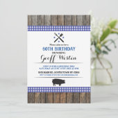 BBQ d'anniversaire tout invitation en bois de rôti (Debout devant)