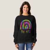 Be Kind Tie Dye Rainbow Choose Kindness Autism Awa Trui (Voorkant volledig)