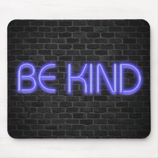 BE-tekst in neonverlichting op baksteen Muismat (Voorkant)