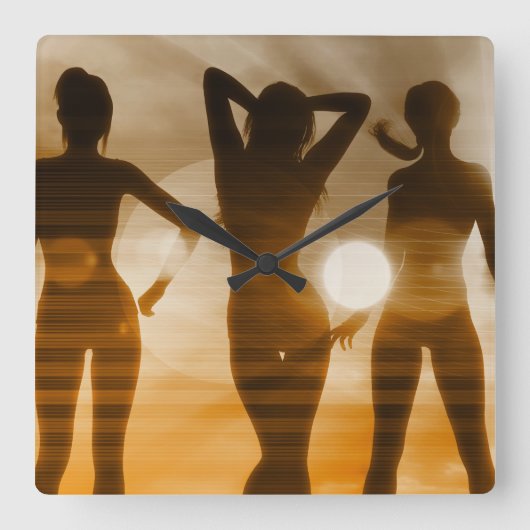 Beach Babes Sunset Silhouette Enjoing the Sun Vierkante Klok (Voorkant)