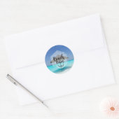 Beach Bum met Thatched Beach Umbrella Ronde Sticker (Envelop)