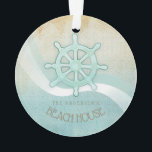 Beach House<br><div class="desc">Ce design d'ornement acrylique dans les couleurs douces de la mer et du sable vous permet d'ajouter facilement votre propre nom et texte en utilisant le modèle fourni. L'image simple de la barre de bateau sur un arrière - plan en détresse, aquarelle est mise en évidence par un accent de...</div>