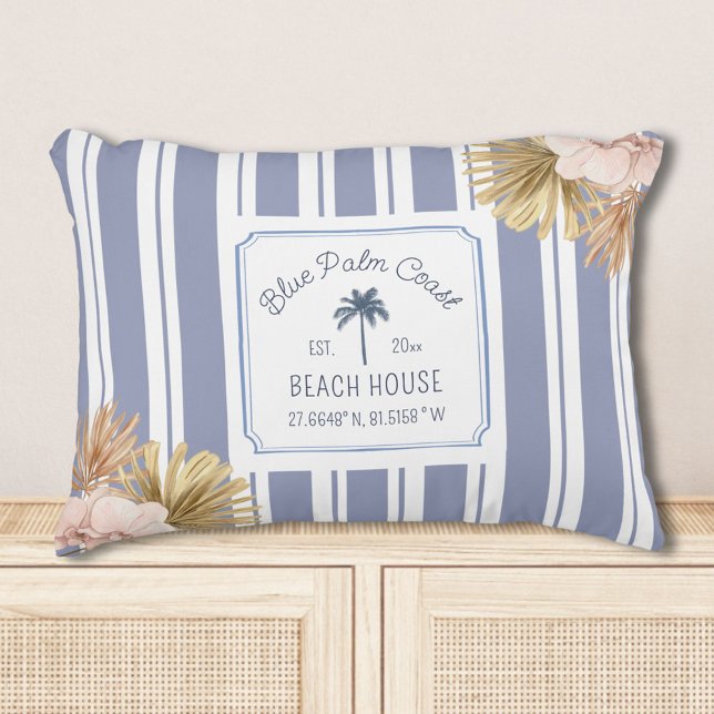 Beach House Blue Stripes Coastal Boho Farmhouse Accent Kussen (In situ)