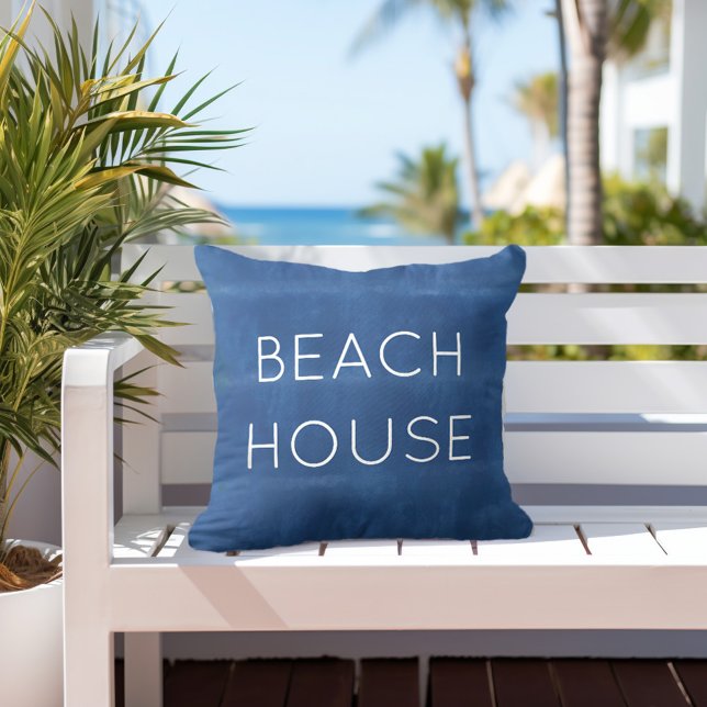 Beach House Blue Watercolor Coussin extérieur (Créateur téléchargé)