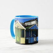 Beach huts and blue skies enlish sebe side foto mok (Voorkant links)