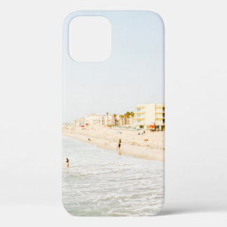 BEACH NEAR GEBOUW OP DAGTIME iPhone 12 HOESJE