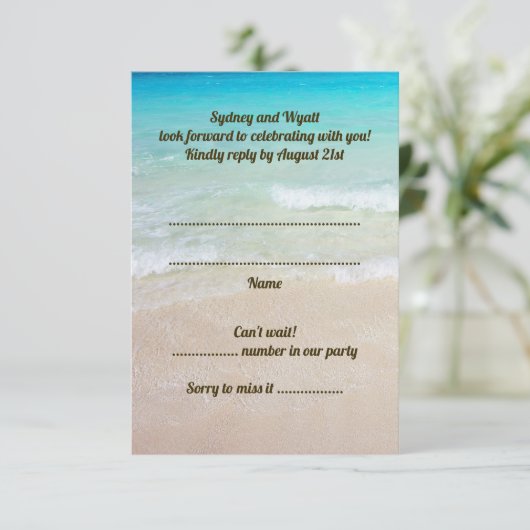 Beach Scene Weddenschap RSVP Vertical Guest Count Kaart (Staand voorkant)