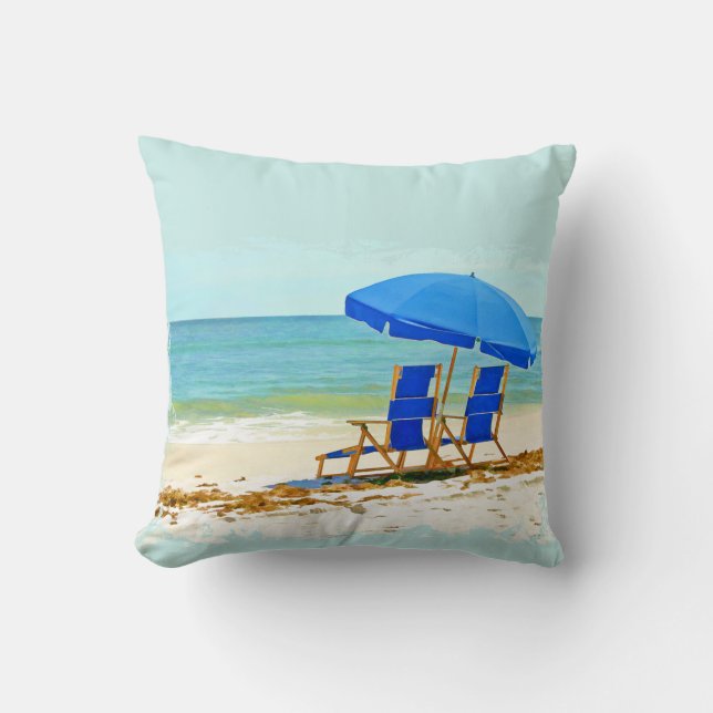 Beach, Umbrella, Ocean & Chairs Kussen (Voorkant)