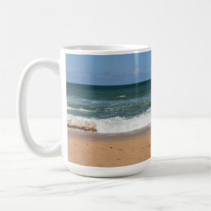 Beach Waves crashen op Shoreline Seascape Koffiemok