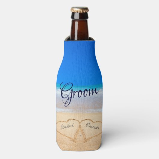 Beach Wedding Hearts in Sand Groom Flesjeskoeler (Fles Voorkant)